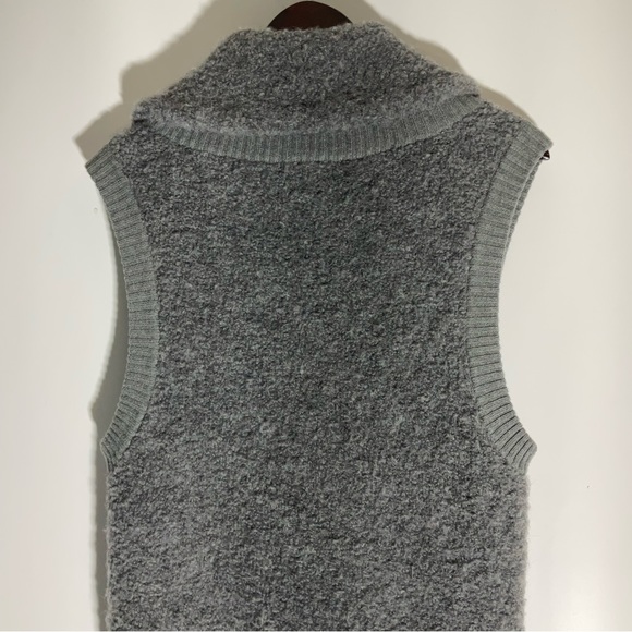 GAP Made w/Alpaca Wool Snap Front Vest Wide Collar Cozy Fuzzy Sleeveless Size M - Picture 15 of 16
